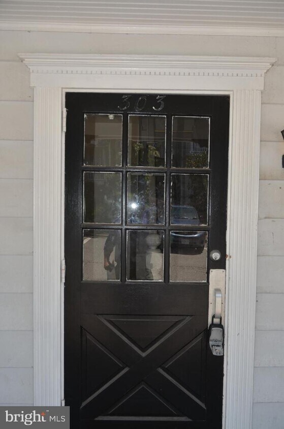 303 Commerce St Unit C, Occoquan Historic District, VA 22125 Room for