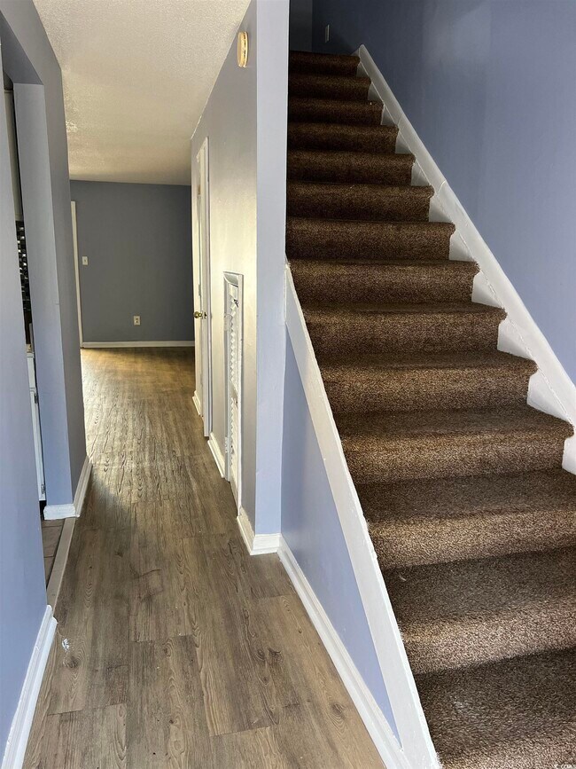 Foto del edificio - 217 N Myrtle St