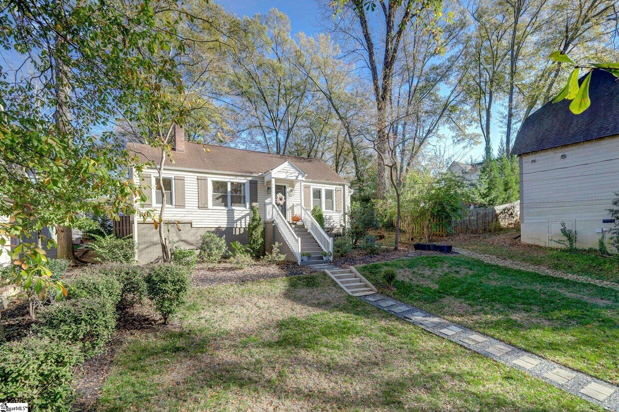 Primary Photo - 13 Biltmore Dr