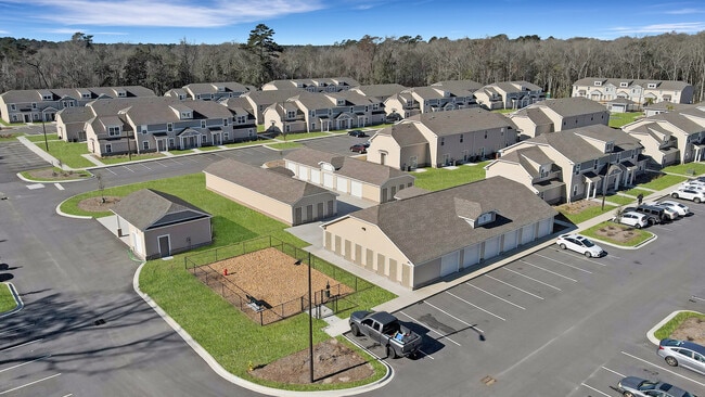 Storage and Dog Park - Parkside at Miller Pond