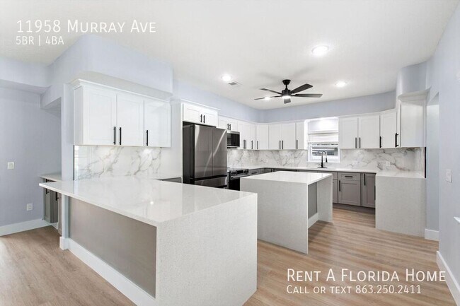 Foto del edificio - 11958 Murray Ave