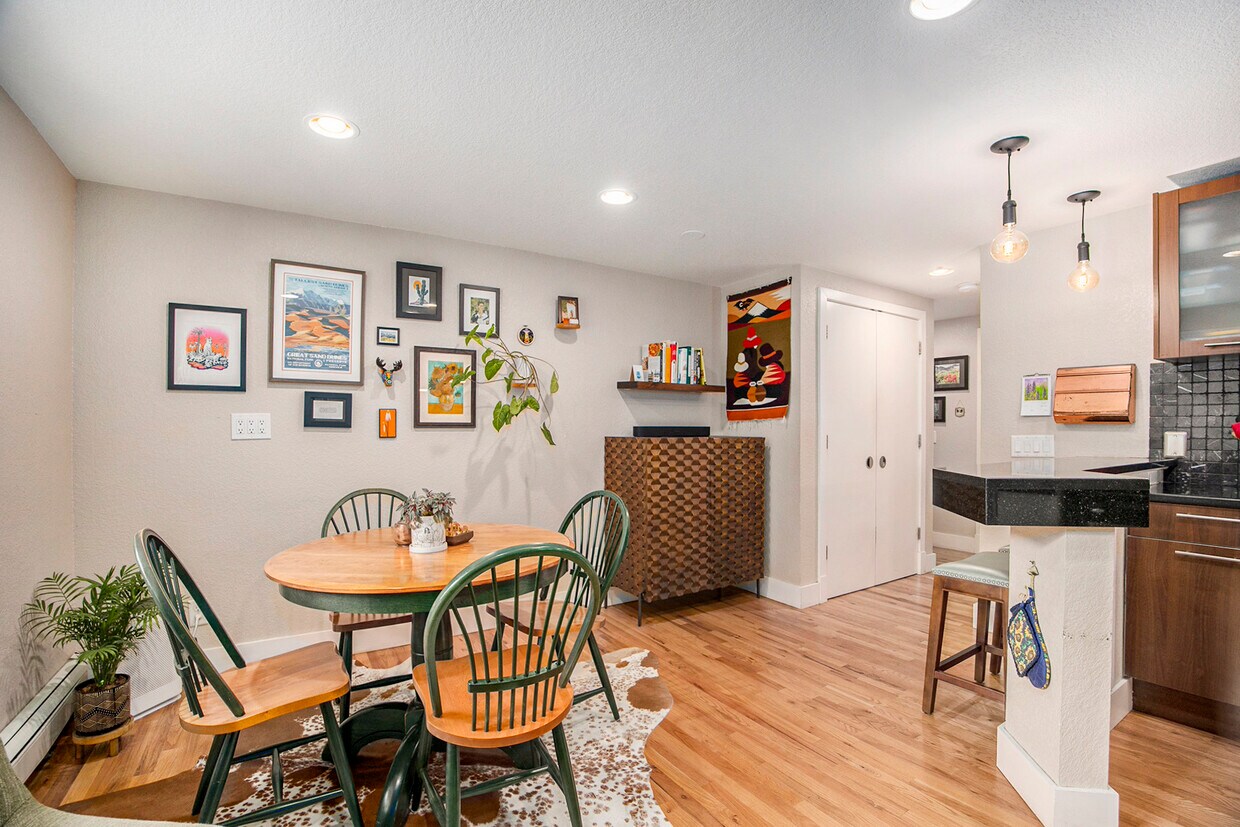 Living/Dining Room - 120 S Pennsylvania St