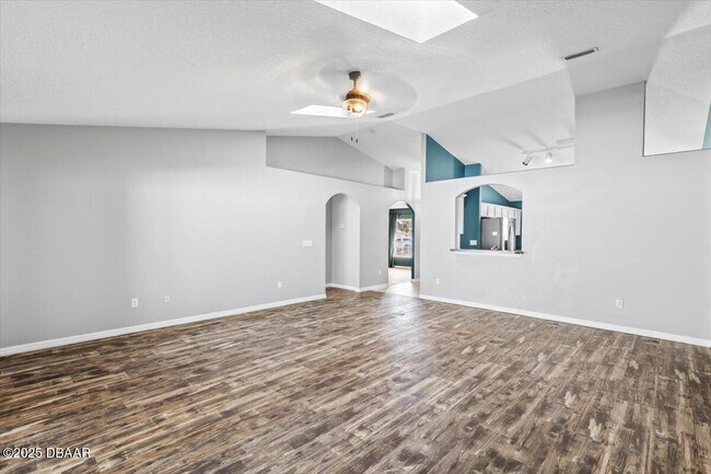 Building Photo - 39 Whitcock Ln