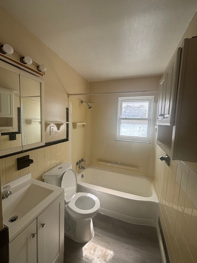 Foto del edificio - MAPLE HEGHTS 3 BEDROOM SINGLE (ROCKSIDE/DUNHAM)