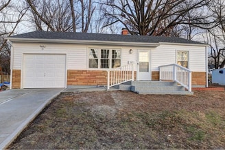 Building Photo - 5517 Willow Ave