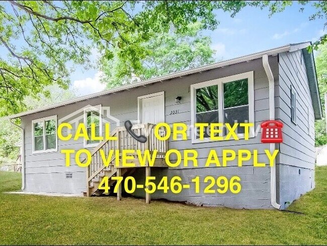Foto del edificio - 2041 Pine Dr