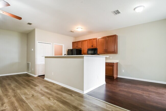 Foto del edificio - 418 Hammerstone Ave