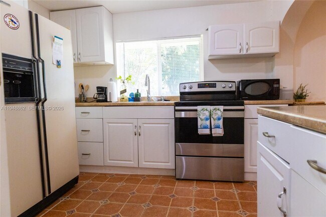 Foto del edificio - 271 NE 154th St