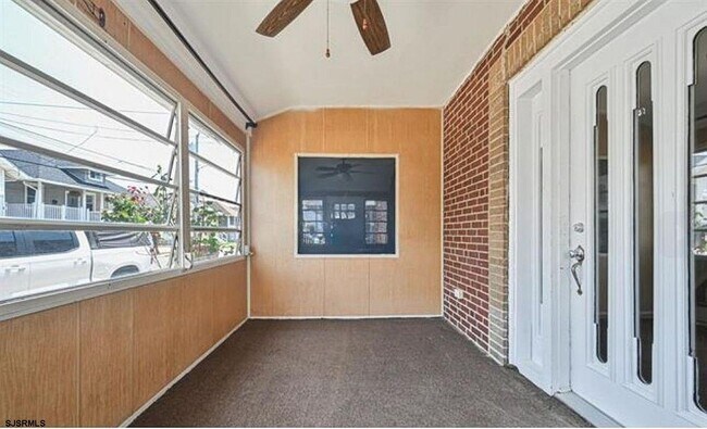 Building Photo - 126 N Harvard Ave