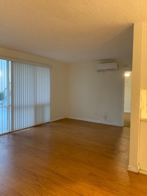 Living Room - 1430 College View Dr