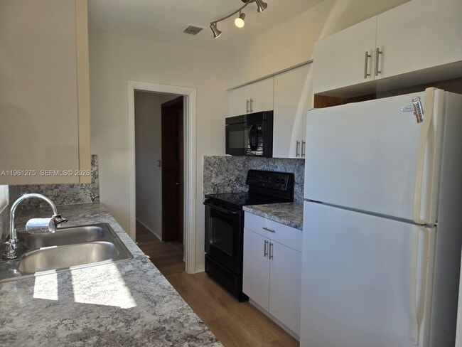 Building Photo - 14842 SW 297th Terrace