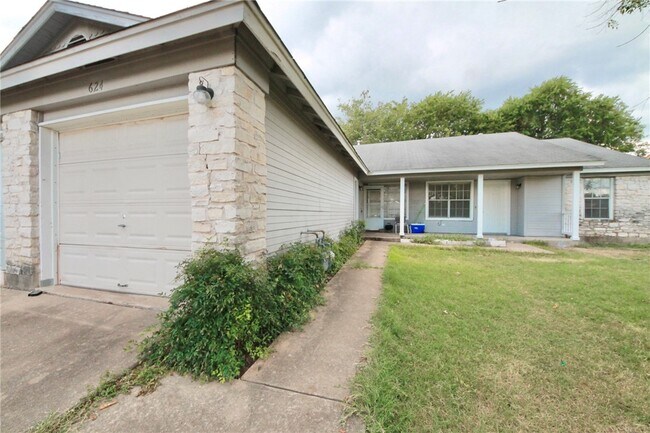 Building Photo - 624 Greenlawn Blvd
