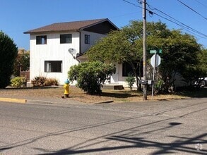 Building Photo - 1510 Thompson Rd