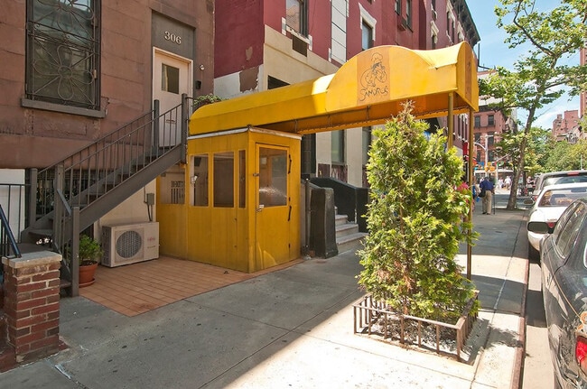 Foto del edificio - 337 E 81st St