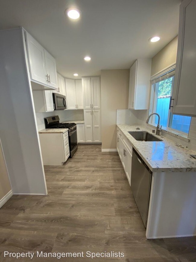 Building Photo - 1 br, 1 bath Apartment - 884 Moffatt Circle
