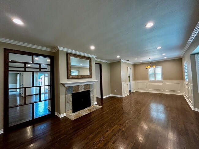 Building Photo - A home that has all the best of California Living!