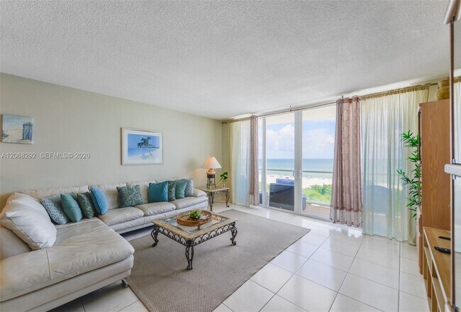 Building Photo - 5601 Collins Ave