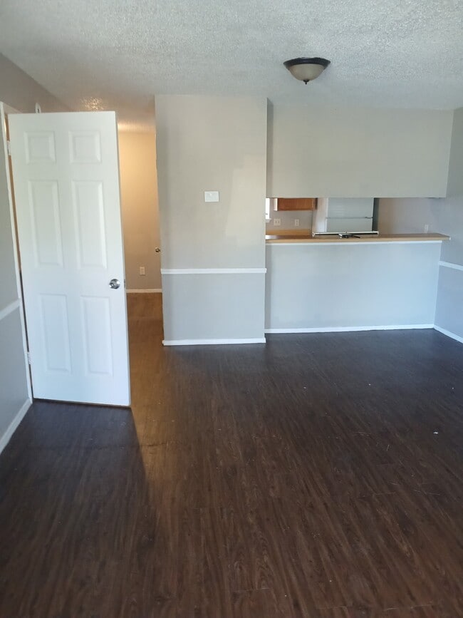 Foto del edificio - 4301 Yorkshire Dr