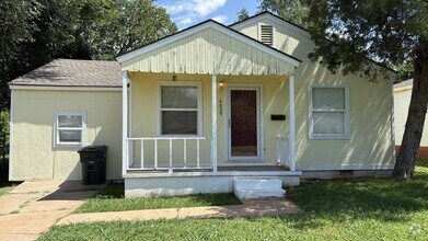 Building Photo - 4009 SE 25th St