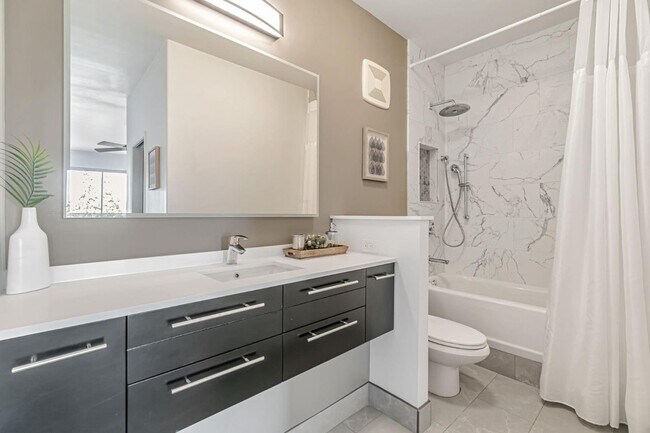 Foto del edificio - 1700 Civic Center Dr