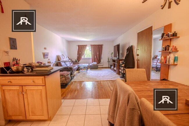 Building Photo - 1 bedroom in Newton MA 02460