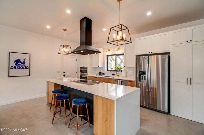 Foto del edificio - 8250 E Rockgate Rd