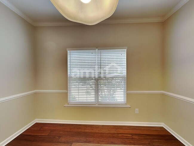 Foto del edificio - 635 Chadwyck Dr