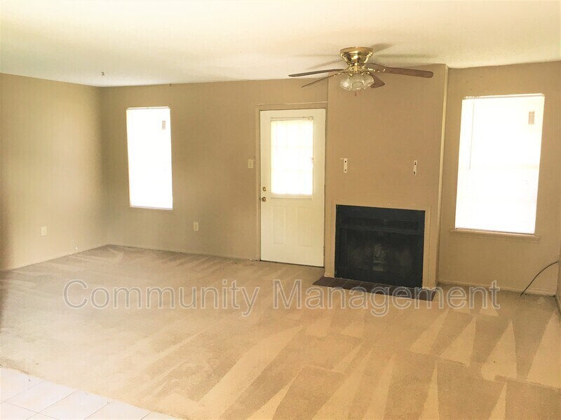 Foto principal - 7743 Bles Ave