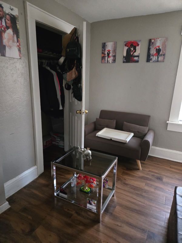 Foto del edificio - 144-146 Mapes Avenue, 3