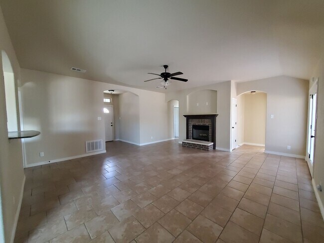 Building Photo - 4-Bedroom House for Rent in Killeen