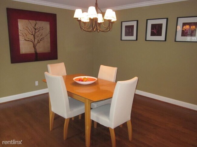 Building Photo - 3670 Ashworth Dr