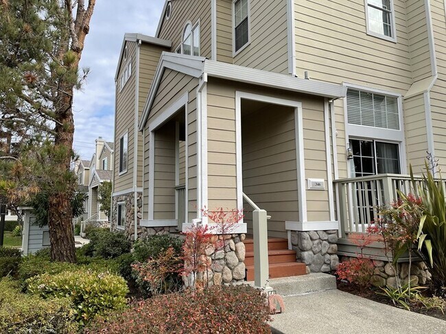 Building Photo - Townhouse for Rent
