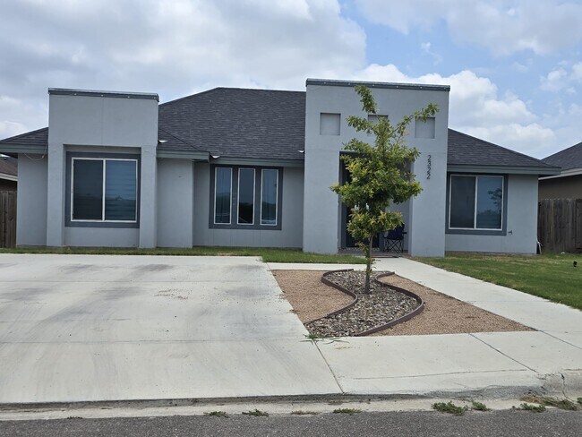 Front2 - 2322 Rio Pecos Dr