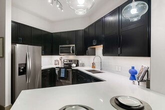 Building Photo - Cortland Galleria