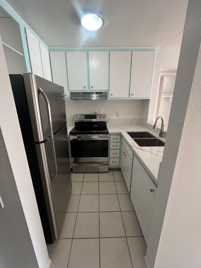 Foto del edificio - Upgraded Studio in Heart of San Diego - 2 WEEKS FREE Move in by 3/1/26