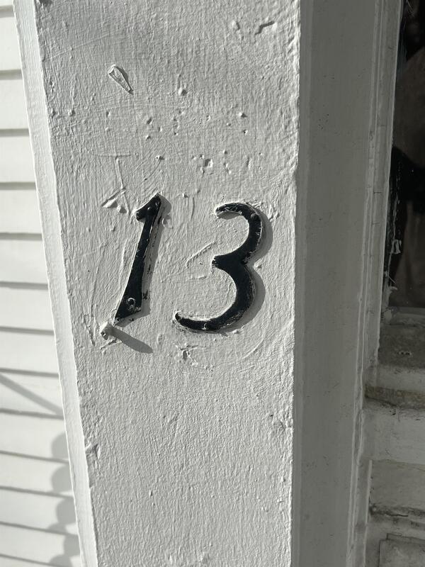 Foto del edificio - 13 Lawn Ave