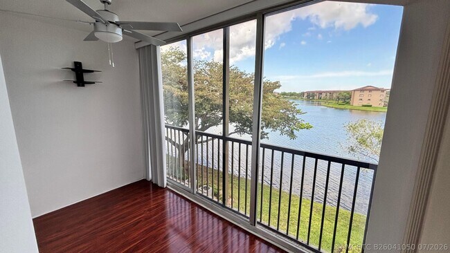 Foto del edificio - 1001 SW 141st Ave