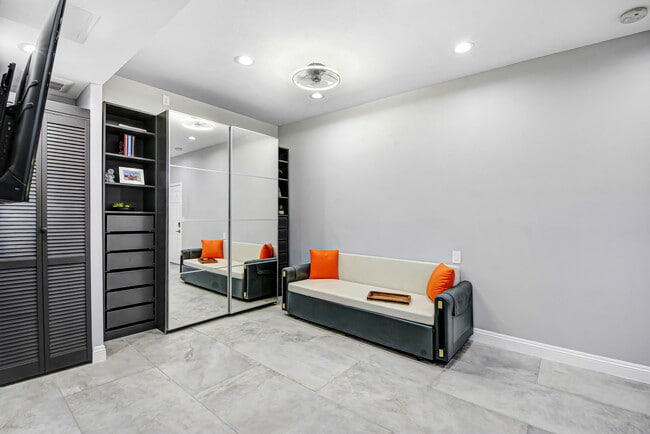 Building Photo - 1530 Crestar Ct
