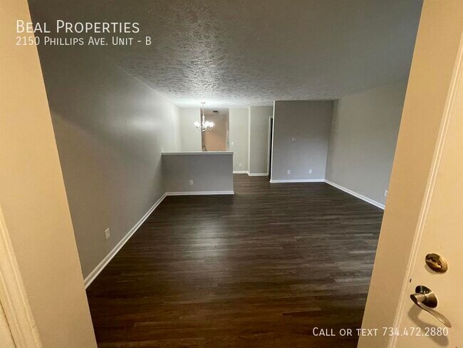 Building Photo - 2150 Phillips Ave