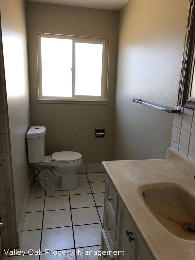 Foto del edificio - 3 br, 2 bath House - 3436 Santa Fe Avenue