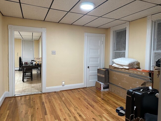 Foto del edificio - 196 Chelsea St