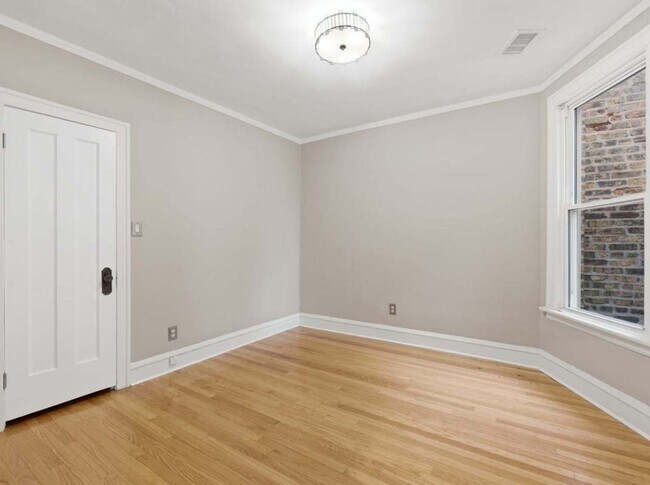 Foto del edificio - 7149 S Vernon Ave