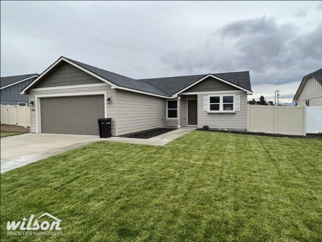 Building Photo - Charming 3BD/2BA in West Valley - Your Ide...