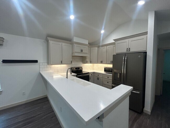 Foto del edificio - Beautiful Updated Home