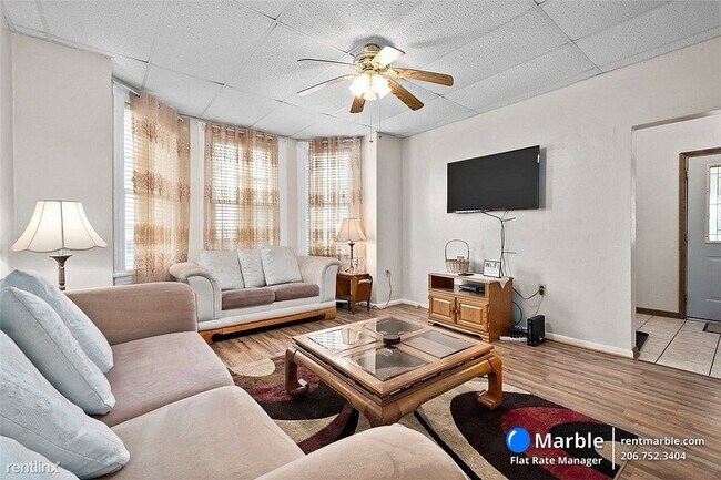 Building Photo - 3 br, 2.5 bath House - 216 Vine St