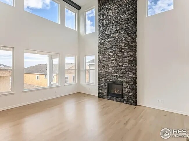 Foto del edificio - 6440 Rolling Creek Dr
