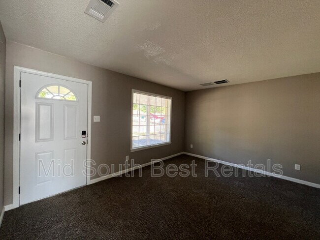 Foto del edificio - 5005 Chuck Ave