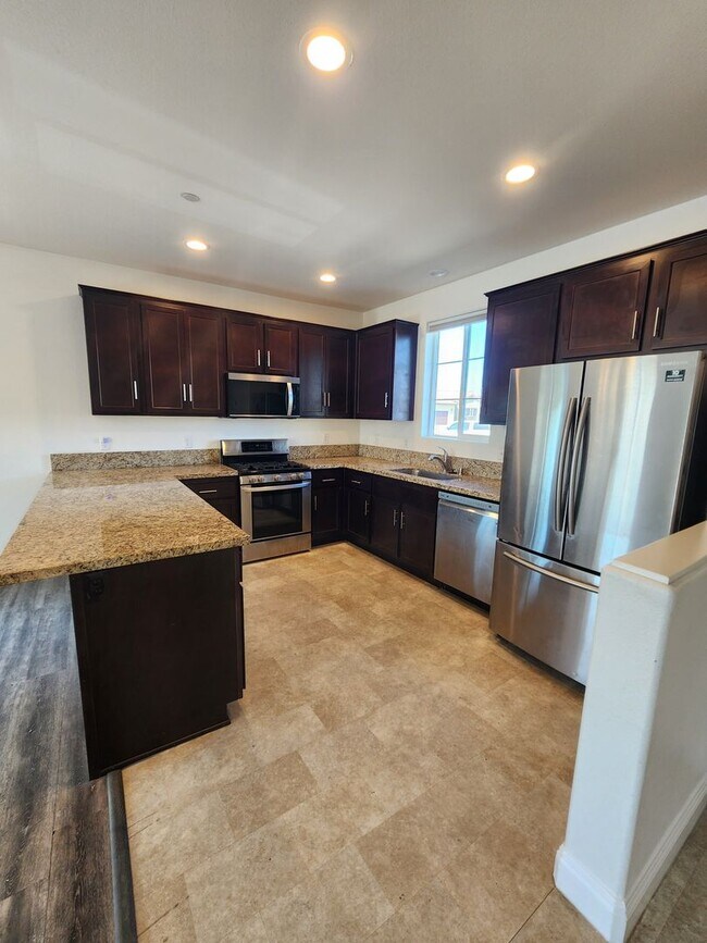 Building Photo - 231 Ninos Dr