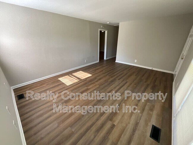Building Photo - 1413 Gracewood Dr