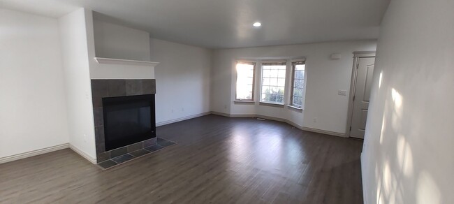 Foto del edificio - Beautiful Salt Lake Townhome!!!